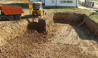 Рытье котлованов под фундамент в Острогожске – цена от 2596 руб. за м3 | 2Землекопа-Стг